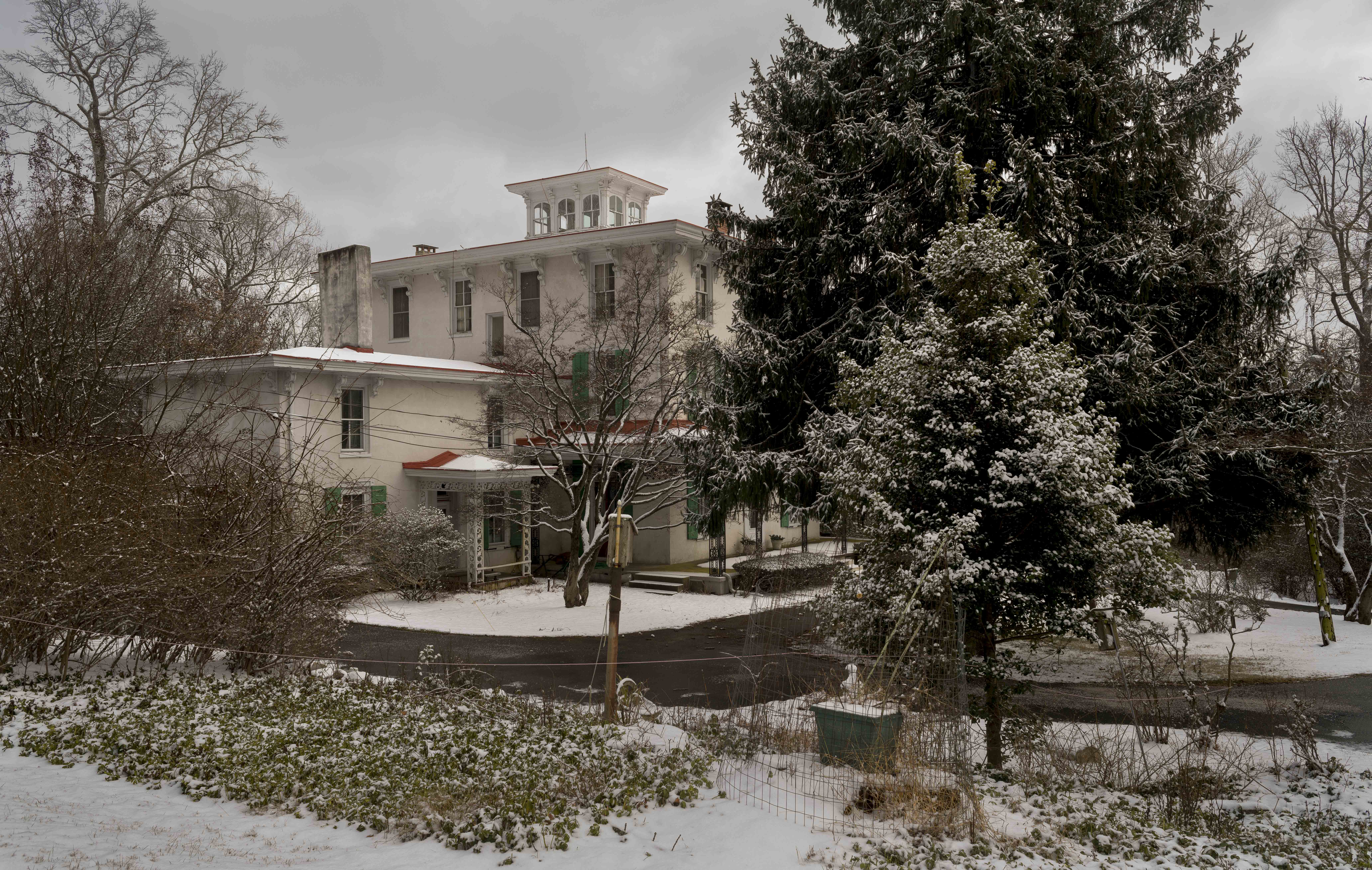 image of Painter's Folly in winter